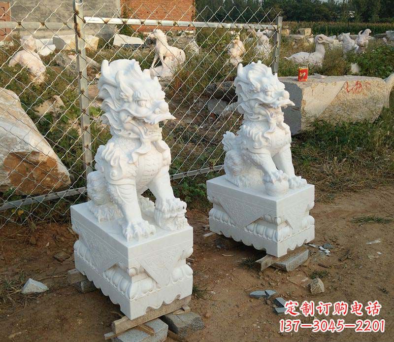 广西汉白玉门口踩球麒麟石雕