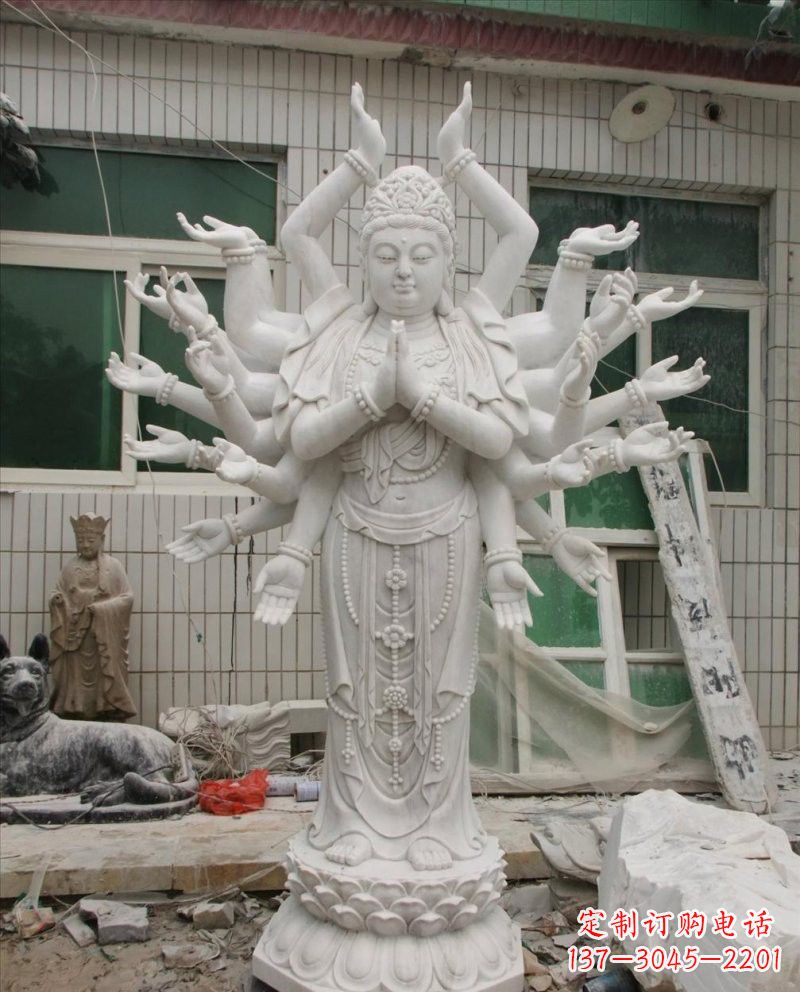 广西汉白玉千手观音雕塑,精致细腻,深具宗教意义