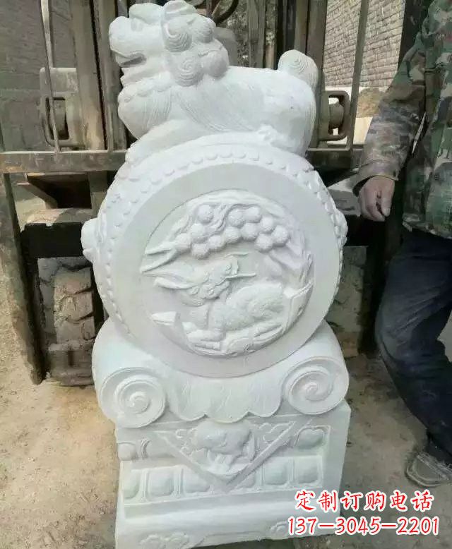 广西中领雕塑出品,精雕细琢汉白玉狮子门墩