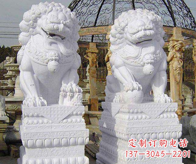 广西汉白玉招财石狮子石雕