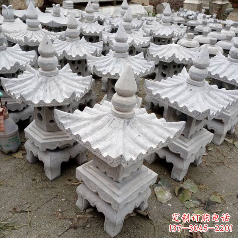 广西汉白玉灯笼雕塑是由中领雕塑定制的一种华丽…