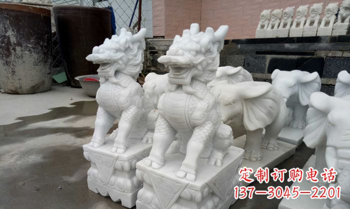 广西汉白玉麒麟雕塑:门口镇宅石雕之美