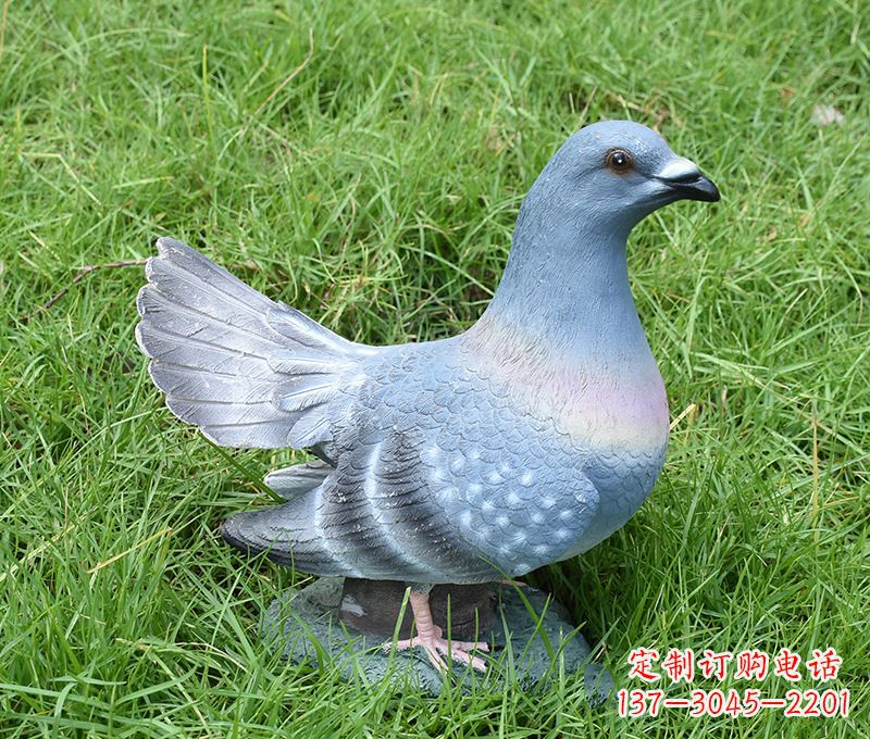 广西传递和平信息的和平鸽雕塑