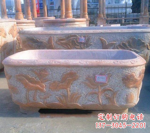 广西中领雕塑推出的荷花鲤鱼精美雕塑是一件伴随…