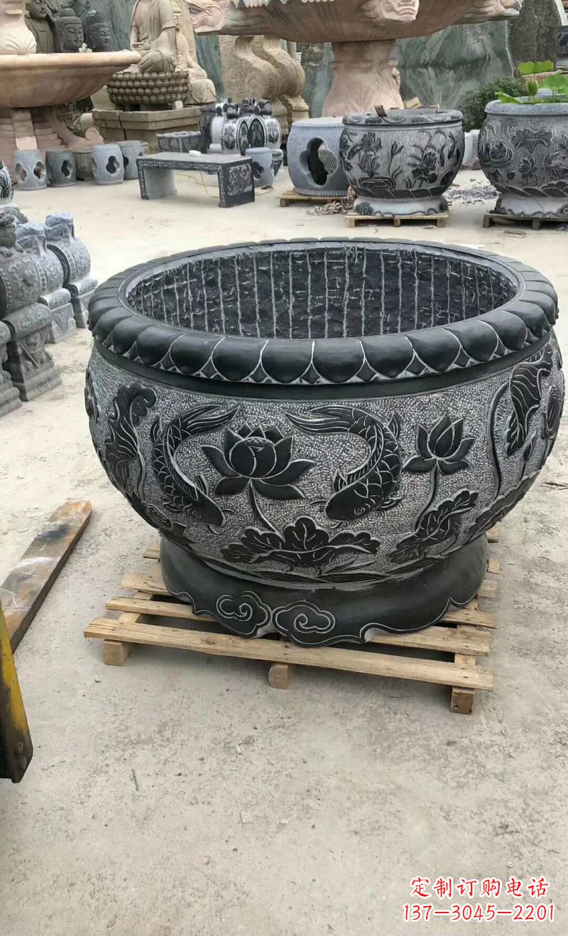 广西荷花鲤鱼石浮雕水缸,精美独特的艺术之作