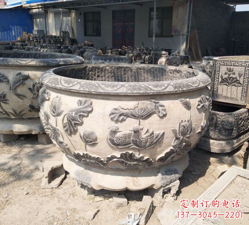 广西传统艺术、高雅精致,荷花鸳鸯石水缸精美雕塑