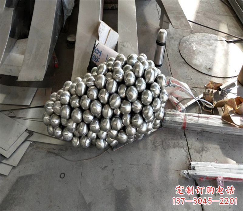 广西西洋风情摩登不锈钢葡萄雕塑
