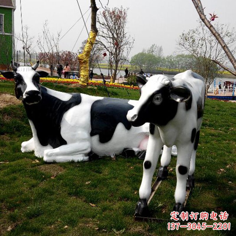 广西仿真奶牛雕塑,精致外形逼真细节