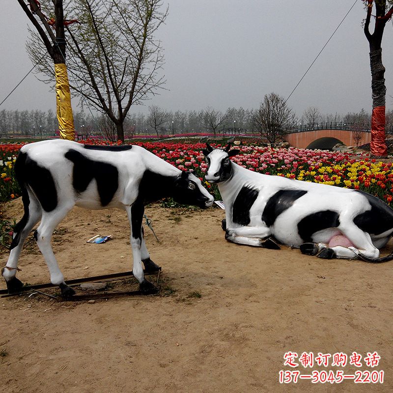 广西室外仿真动物雕塑-奶牛，为您打造精美细腻的艺术品