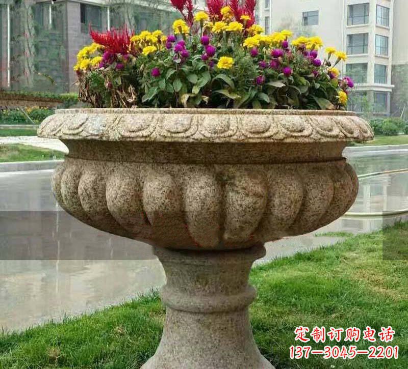 广西花岗岩小区花盆石雕