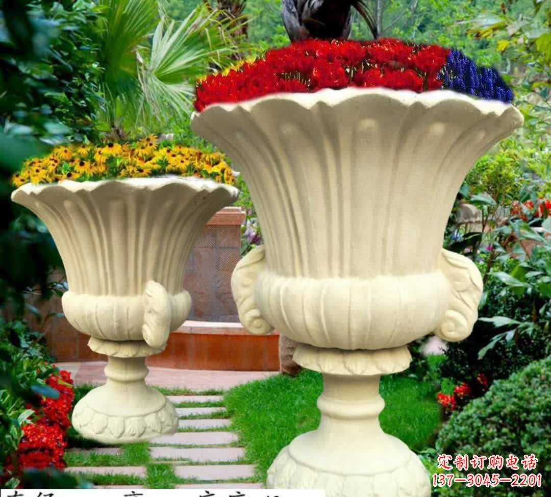 广西以花园景观为灵感的花盆石雕