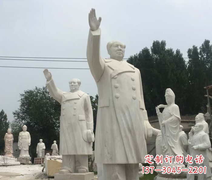 广西挥手的毛主席校园伟人石雕