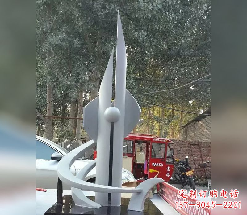 广西不锈钢火箭剪纸雕塑,展现创新科技美学