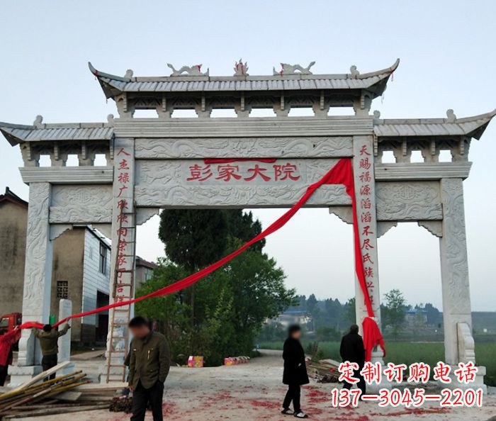 广西中领雕塑:牌坊石雕精美纷呈