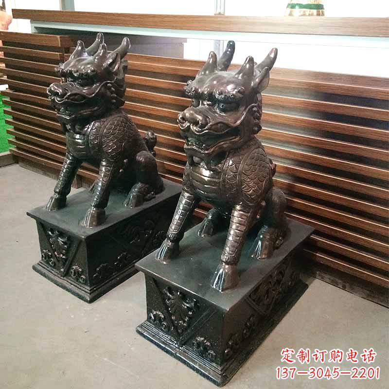 广西饰你家门口的瑞祥麒麟雕塑