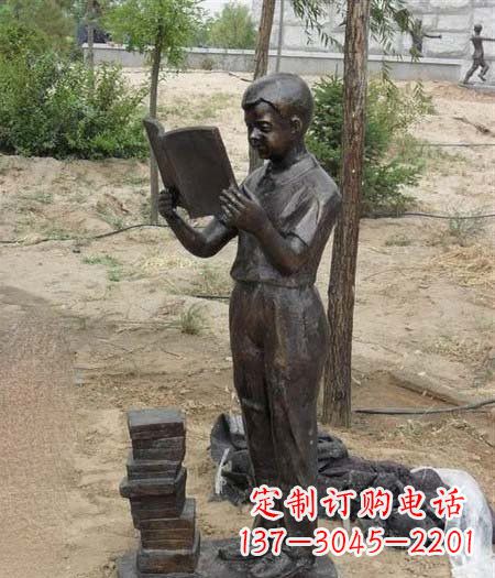 广西中领雕塑尊贵细腻的男孩铜雕