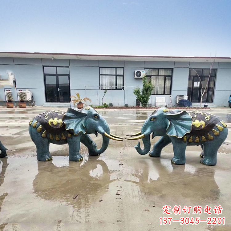 广西优雅可爱的烤漆铜雕小象