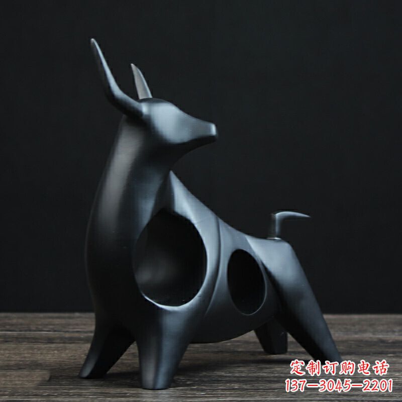 广西可爱抽象牛玻璃钢动物雕塑