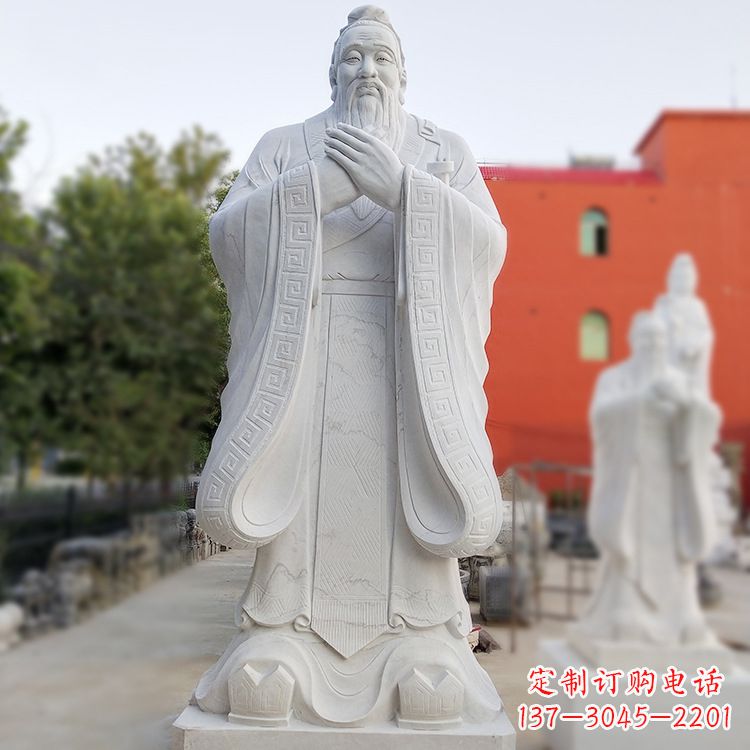 广西孔子雕像佩剑