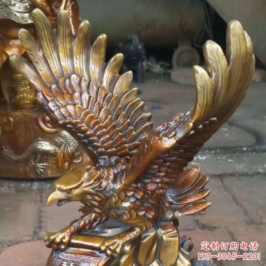广西雕塑精灵:翱翔于天际的老鹰雕塑