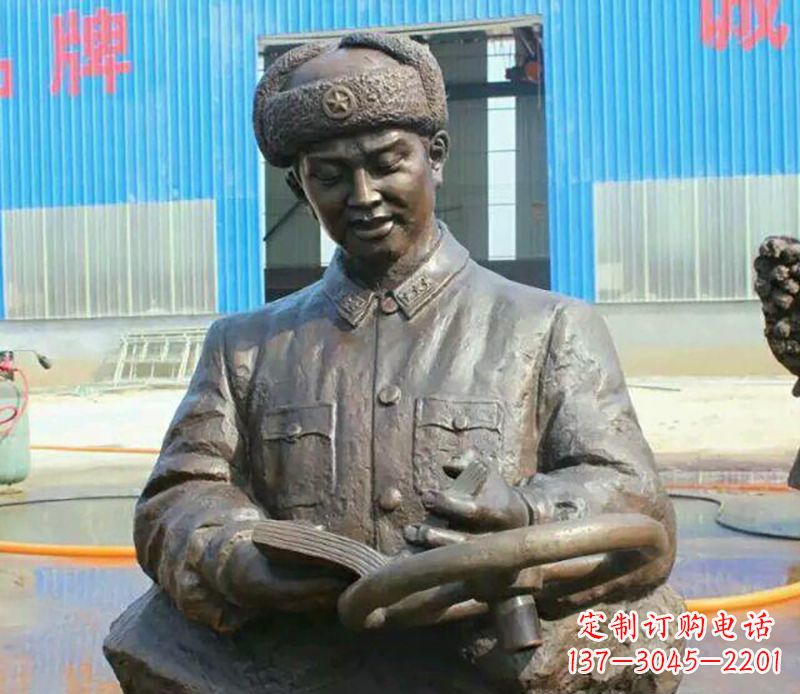 广西向雷锋致敬!郑州中领雕塑出品:雷锋铜雕