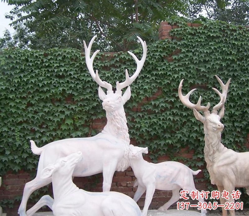 广西美轮美奂的羚羊石雕塑