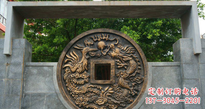 广西欣赏非凡的龙雕塑,是传统文化中最流行的装…