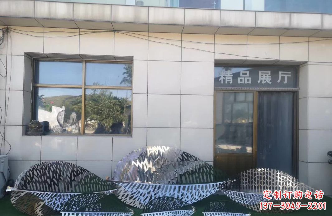 广西镂空树叶不锈钢雕塑