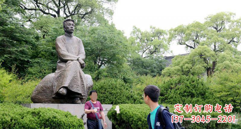 广西鲁迅铜雕,艺术品级的文化符号