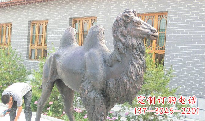 广西骆驼公园动物铜雕 (2)
