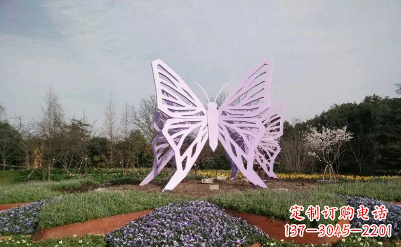广西流动而优雅的蝴蝶雕塑