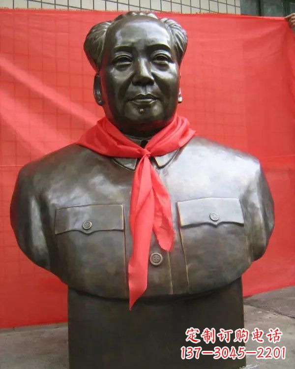 广西毛主席铜雕像,见证历史的瞬间