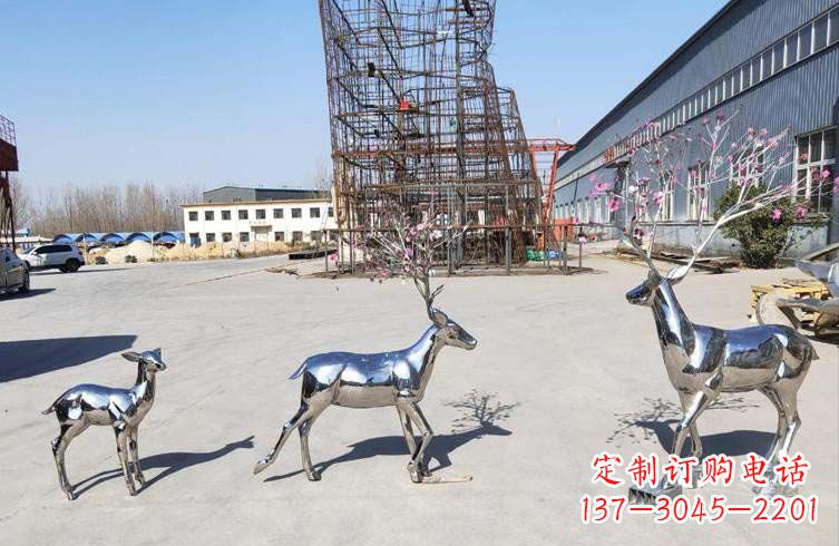 广西梅花鹿不锈钢雕塑,惊艳于众