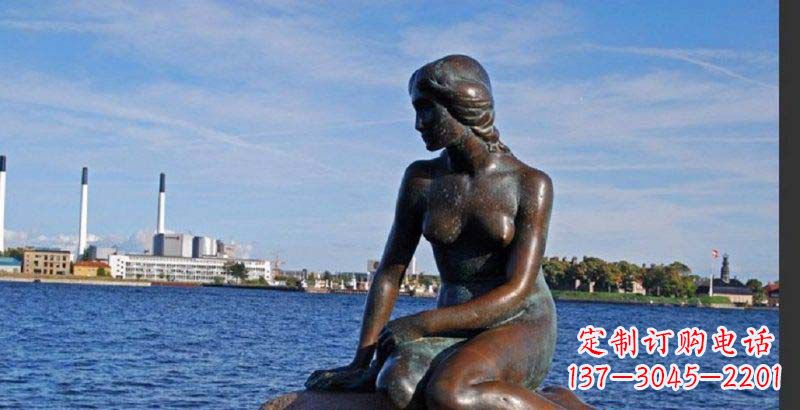 广西欣赏优雅妩媚的美人鱼铜雕