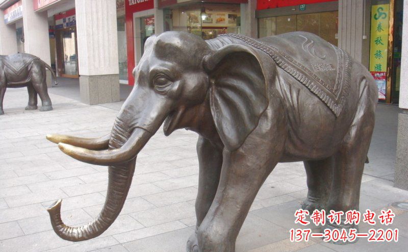 广西祥和如意的铜制大象雕塑