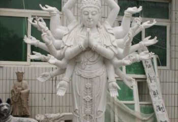 广西汉白玉千手观音雕塑，精致细腻，深具宗教意义