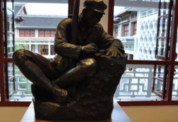 广西铜雕红军战士纪念雕塑，烈士镌刻永恒记忆