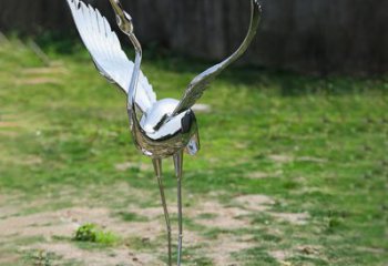 广西高端定制丹顶鹤展翅不锈钢雕塑
