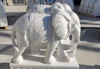 广西看门石雕大象，精致雕塑工艺的经典之作