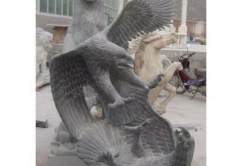 广西中领雕塑推出的石雕老鹰是一款充满生机与力…