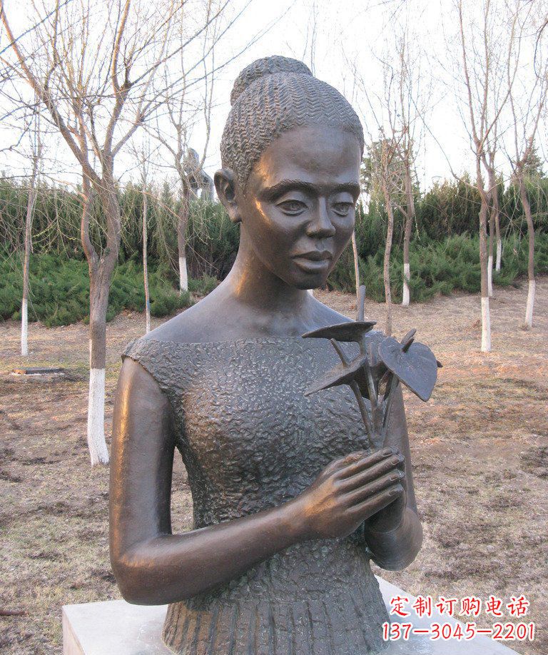 广西浪漫艺术·女人铜雕