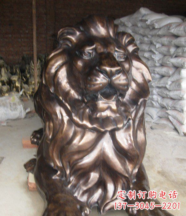 广西静静躺在你身边,西洋狮子铜雕塑给你精致的拥抱