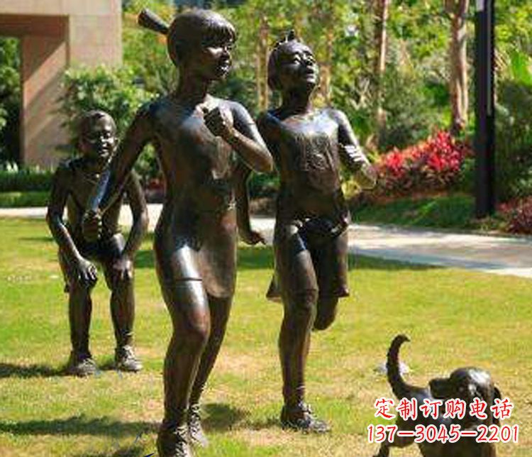 广西宁夏中领雕塑推出的儿童铜雕跑步遛狗,一款…