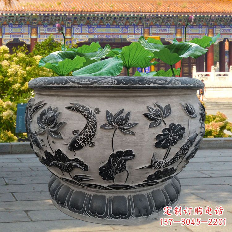 广西精美绝伦的青石鱼缸雕塑