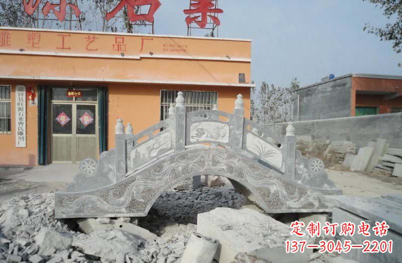 广西青石仿古拱桥雕塑,令领雕塑为您打造