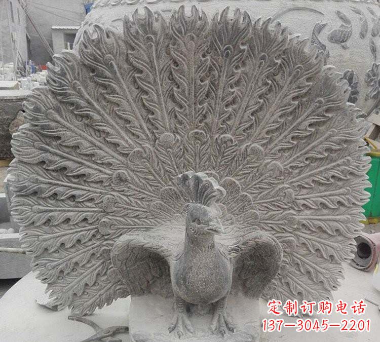 广西青石仿古孔雀开屏石雕