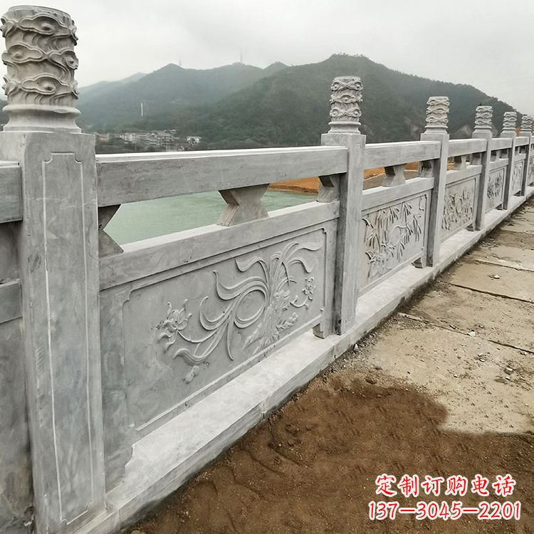 广西青石仿古栏板雕塑打造经典美学