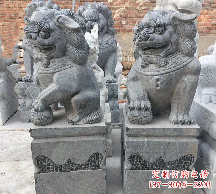 广西青石仿古狮子雕塑