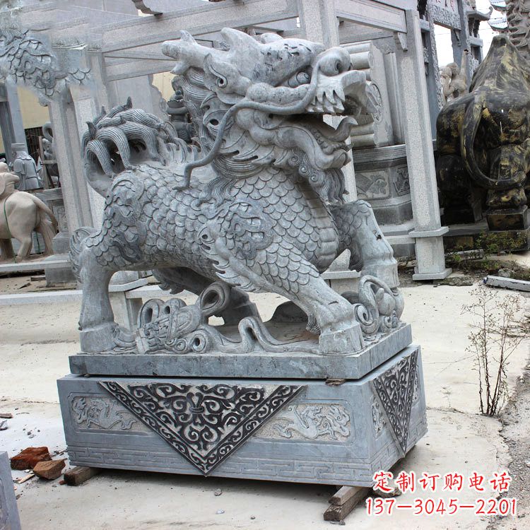 广西色彩缤纷的青石仿古石雕麒麟