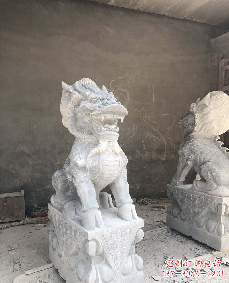 广西青石仿古坐式麒麟雕塑